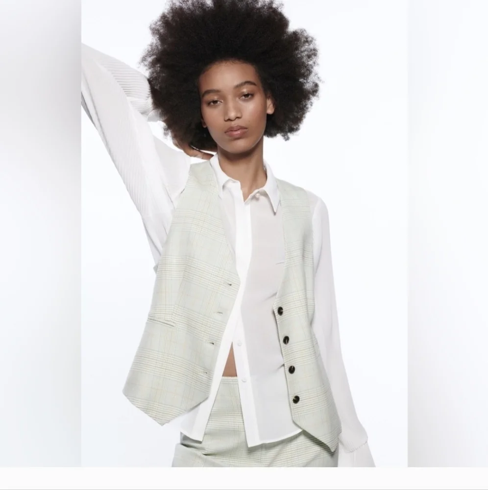 Zara Light Gray Checkered Vest - Picture 2 of 2